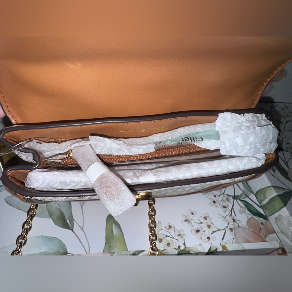 Michael Kors SoHo Frameout Signature Chain Shoulder Bag - Picture 5 of 5